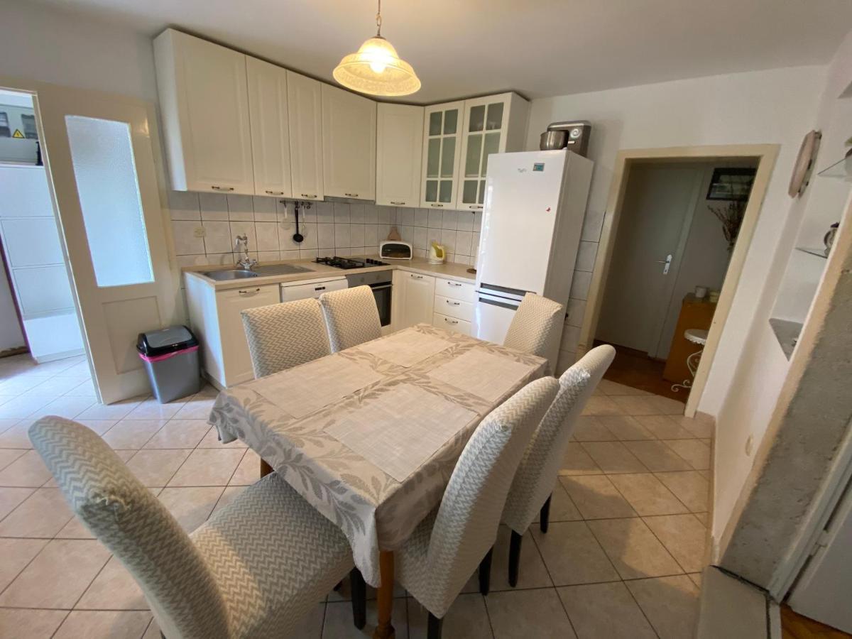 Appartamento Apartman Rose Makarska Esterno foto