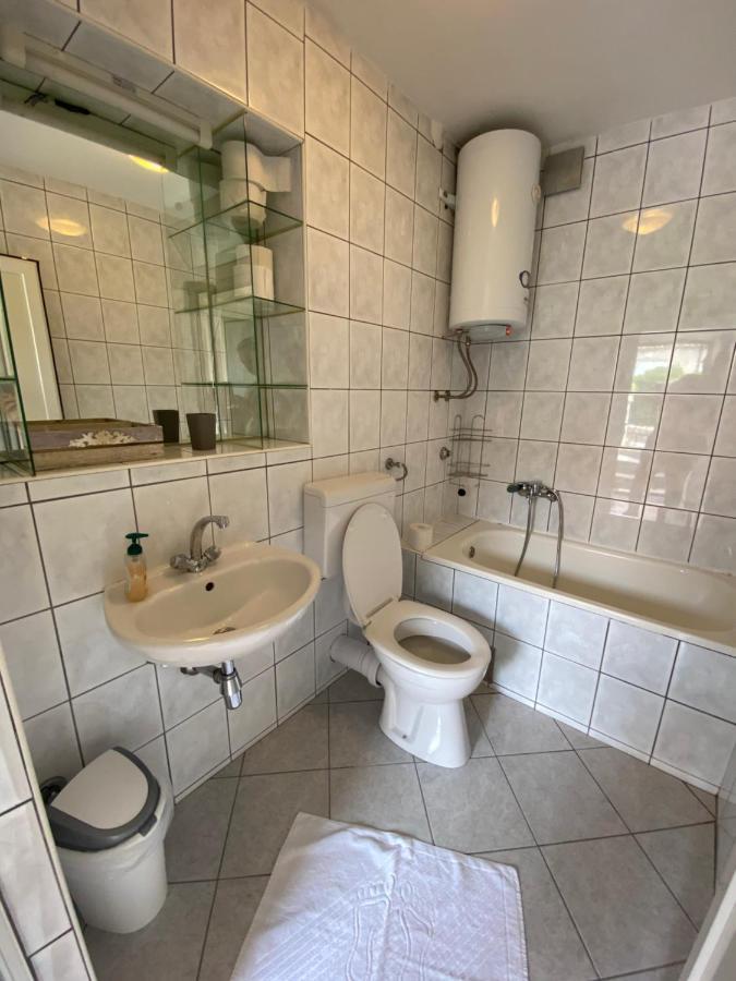 Appartamento Apartman Rose Makarska Esterno foto