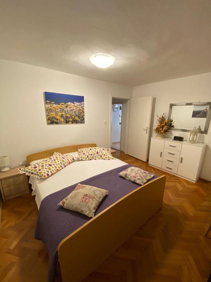 Appartamento Apartman Rose Makarska Esterno foto